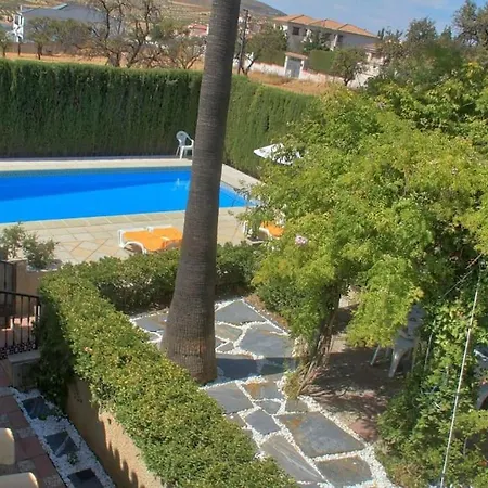 Del Mamut, Granada Villa