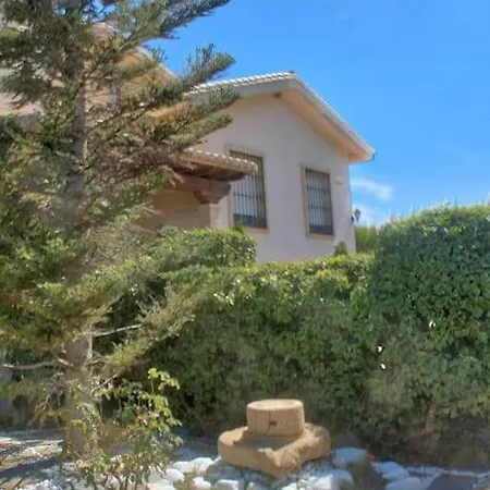 Del Mamut, Granada Villa